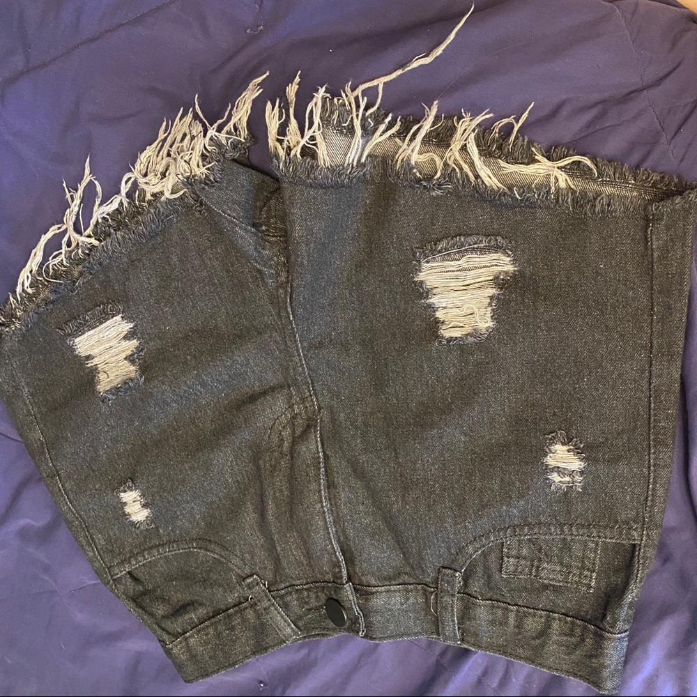 Distressed shorts